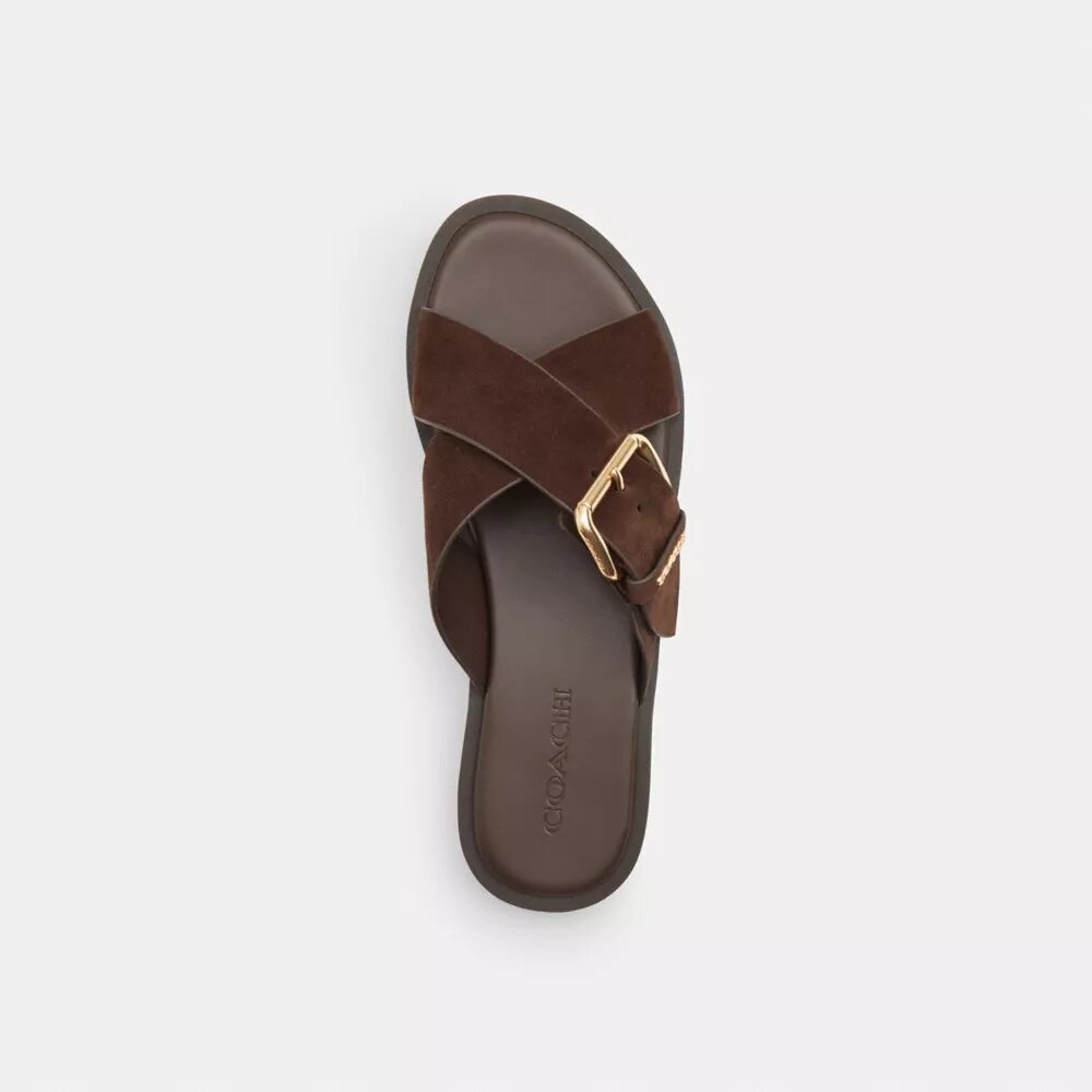 Sandaler med korsade remmar och spänne