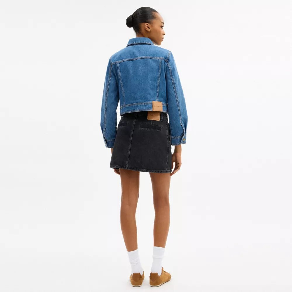 Sculpted C-jackor i krympt denim av ekologisk bomull
