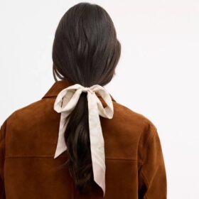 Signatur-silkescarf i smal modell