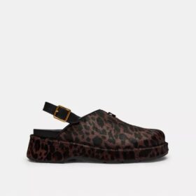 Skulpterad platåclog med leopardmönster
