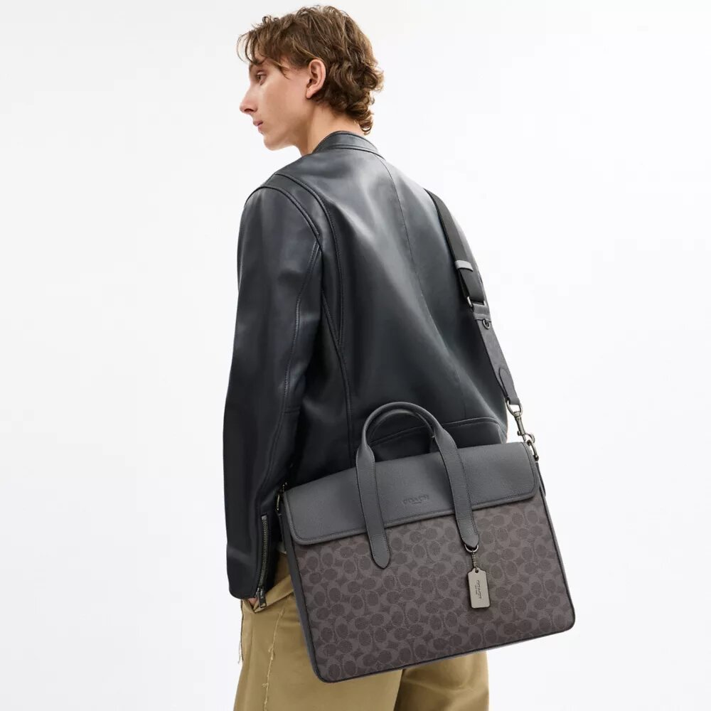 Sullivan Portfolio Brief i Signature Canvas