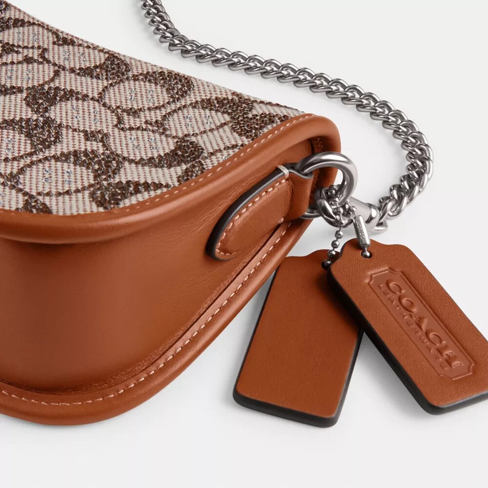 Swinger-väskor 20 med kedja i Crystal Signature-jacquard