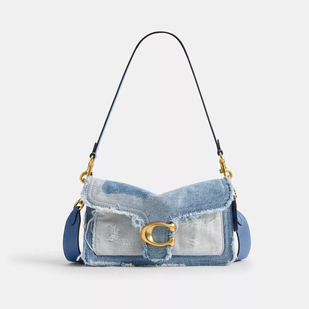 Tabby-axelremsväskor 26 med patchwork av återanvänt denim