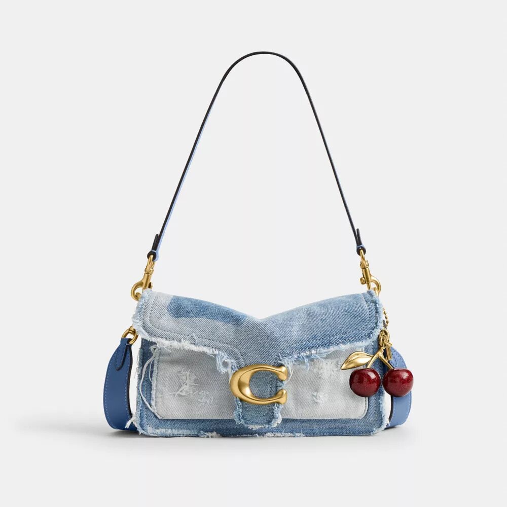 Tabby-axelremsväskor 26 med patchwork av återanvänt denim