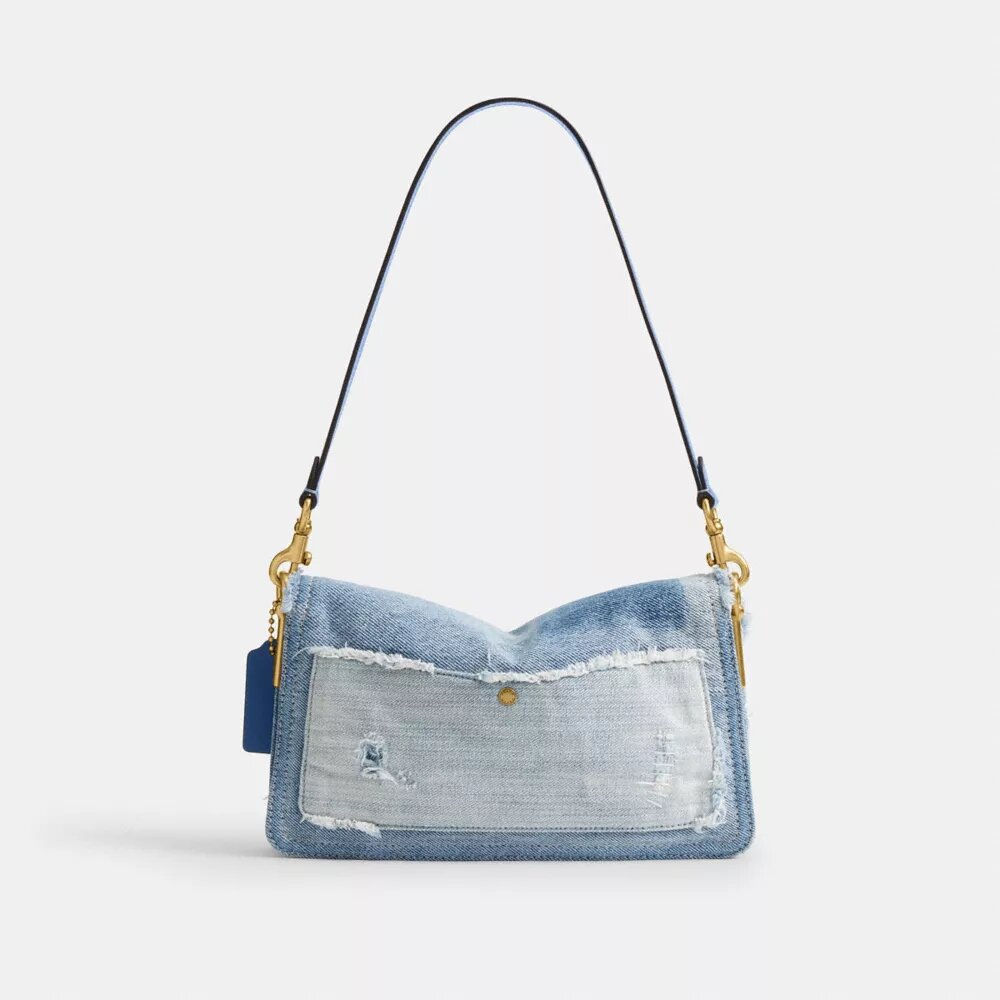 Tabby-axelremsväskor 26 med patchwork av återanvänt denim