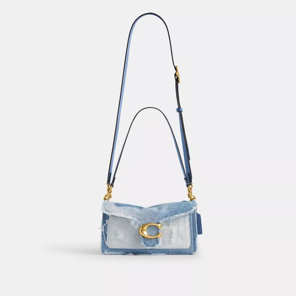 Tabby-axelremsväskor 26 med patchwork av återanvänt denim