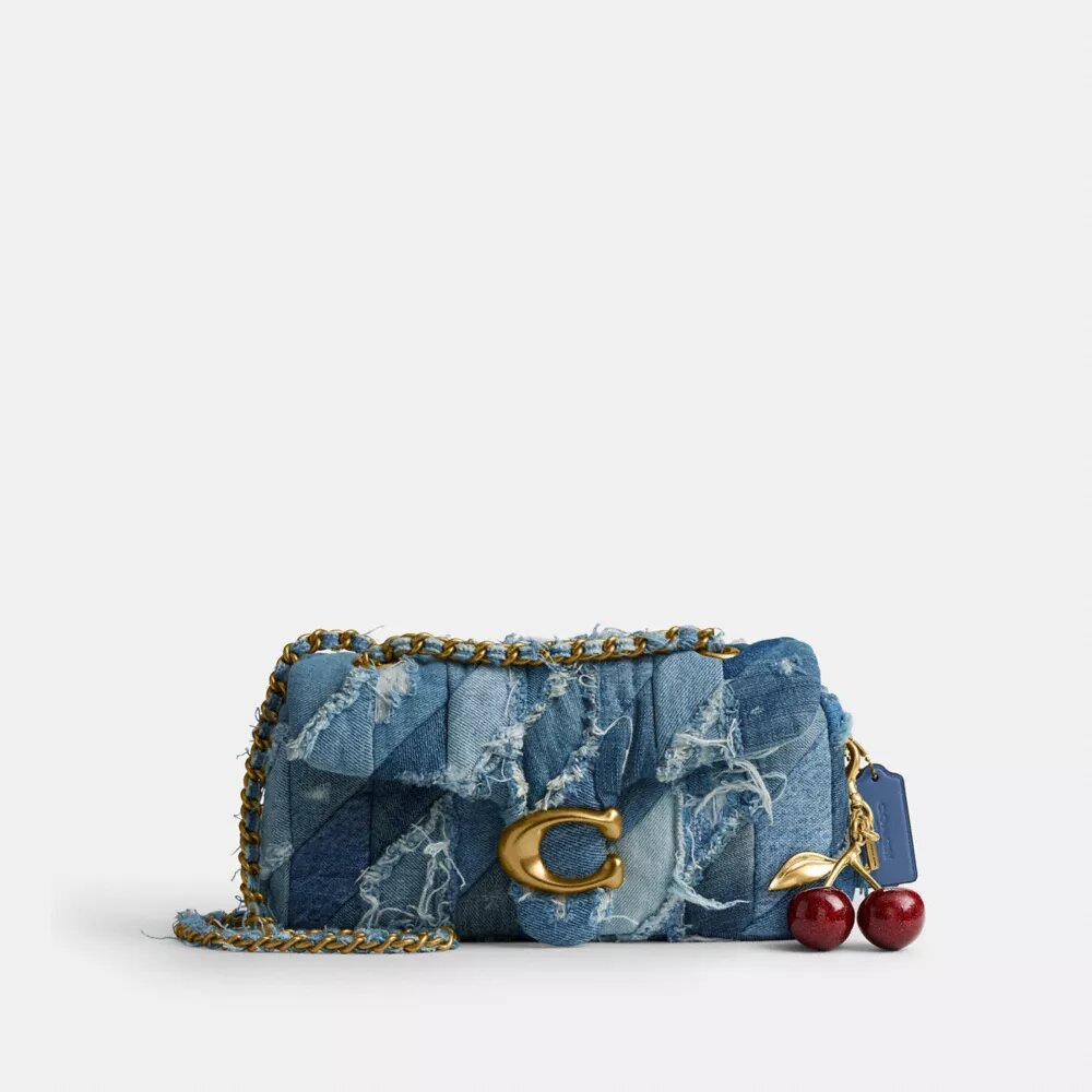 Tabby-axelremsväskor 26 med quiltning i återanvänt denim-lappverk