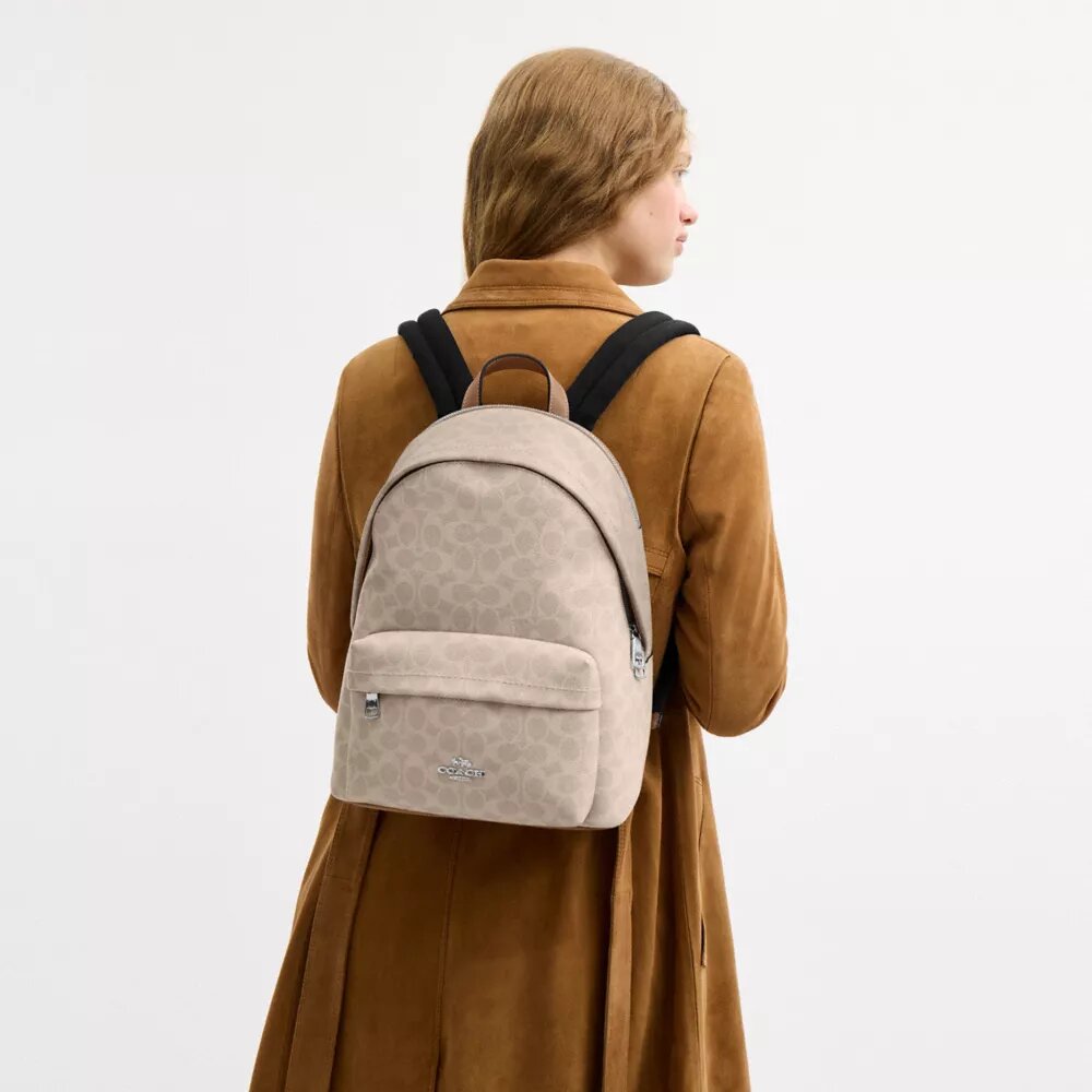 Taylor Small-ryggsäck i Signature Canvas