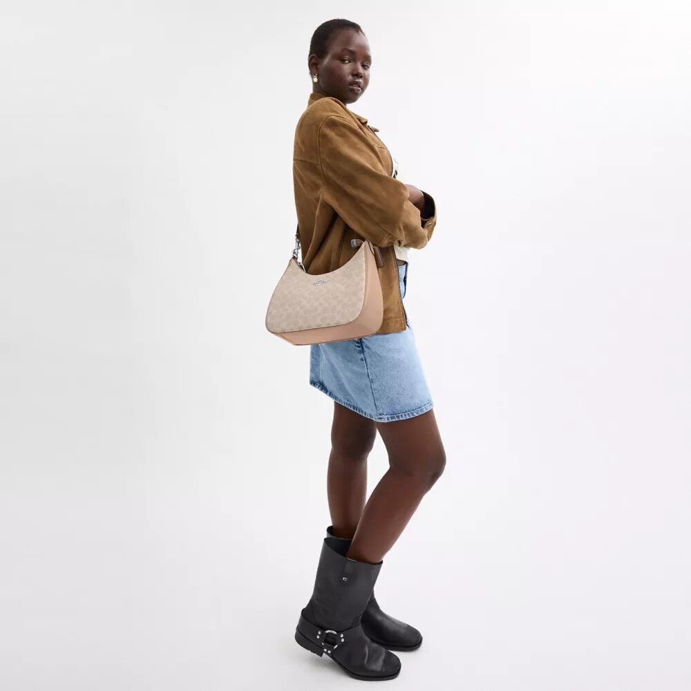 Teri Hobo-väska i Signature Canvas