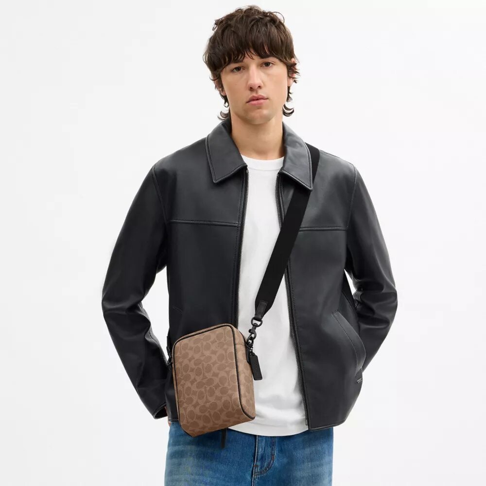 Tristan crossbody-väska 14 i Signature Canvas