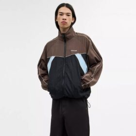 Träningsjacka i återvunnen polyester