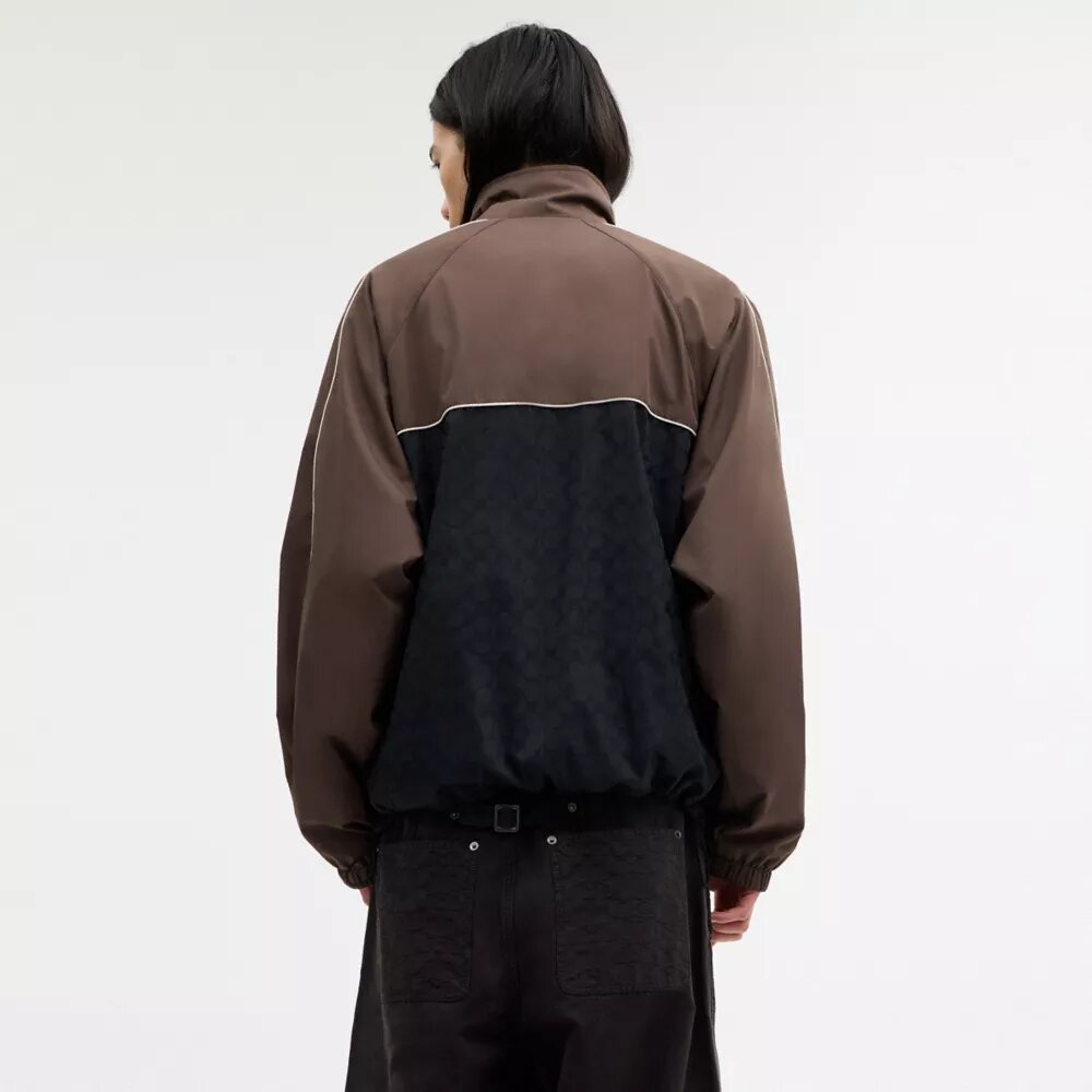 Träningsjacka i återvunnen polyester