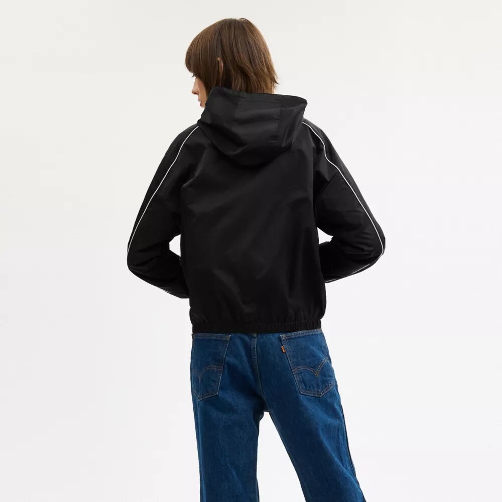 Vindjackor i återvunnen polyester